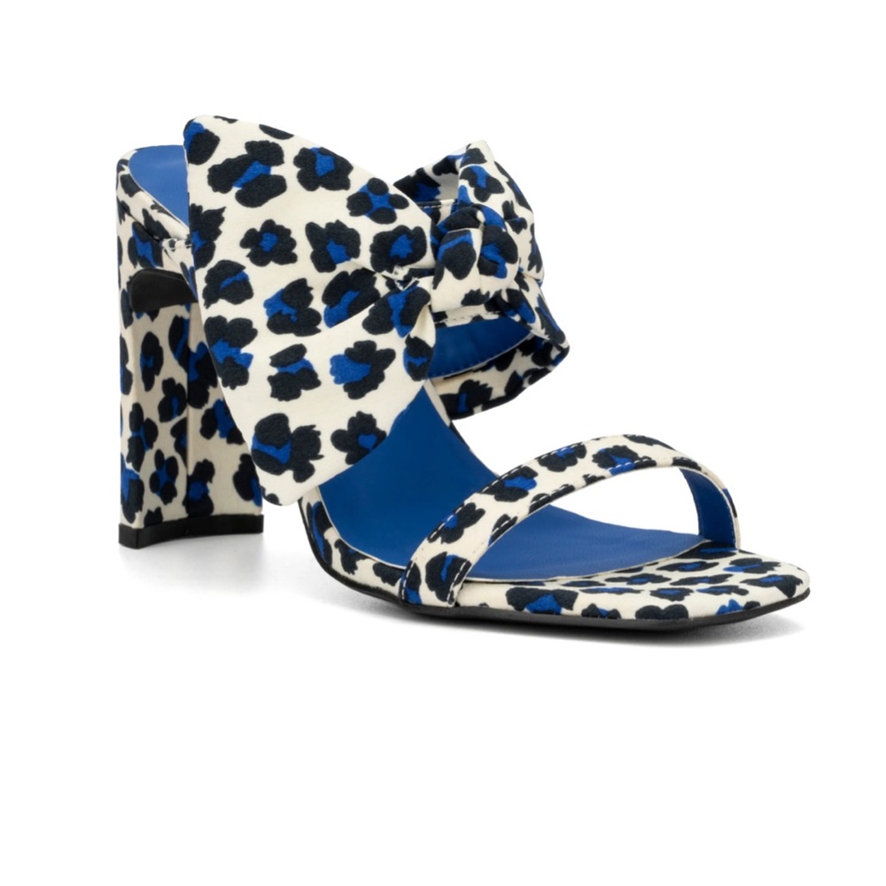 By and Co Gerri open toed heel sandal in animal print. NWT in box retail‎ 77